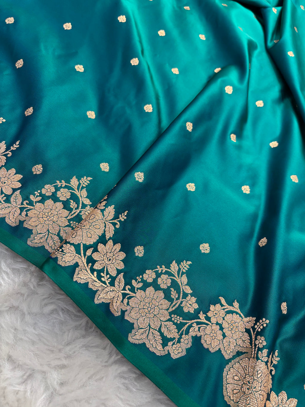 Dual Tone Sapphire Satin Katan Silk Open Border Saree SK01