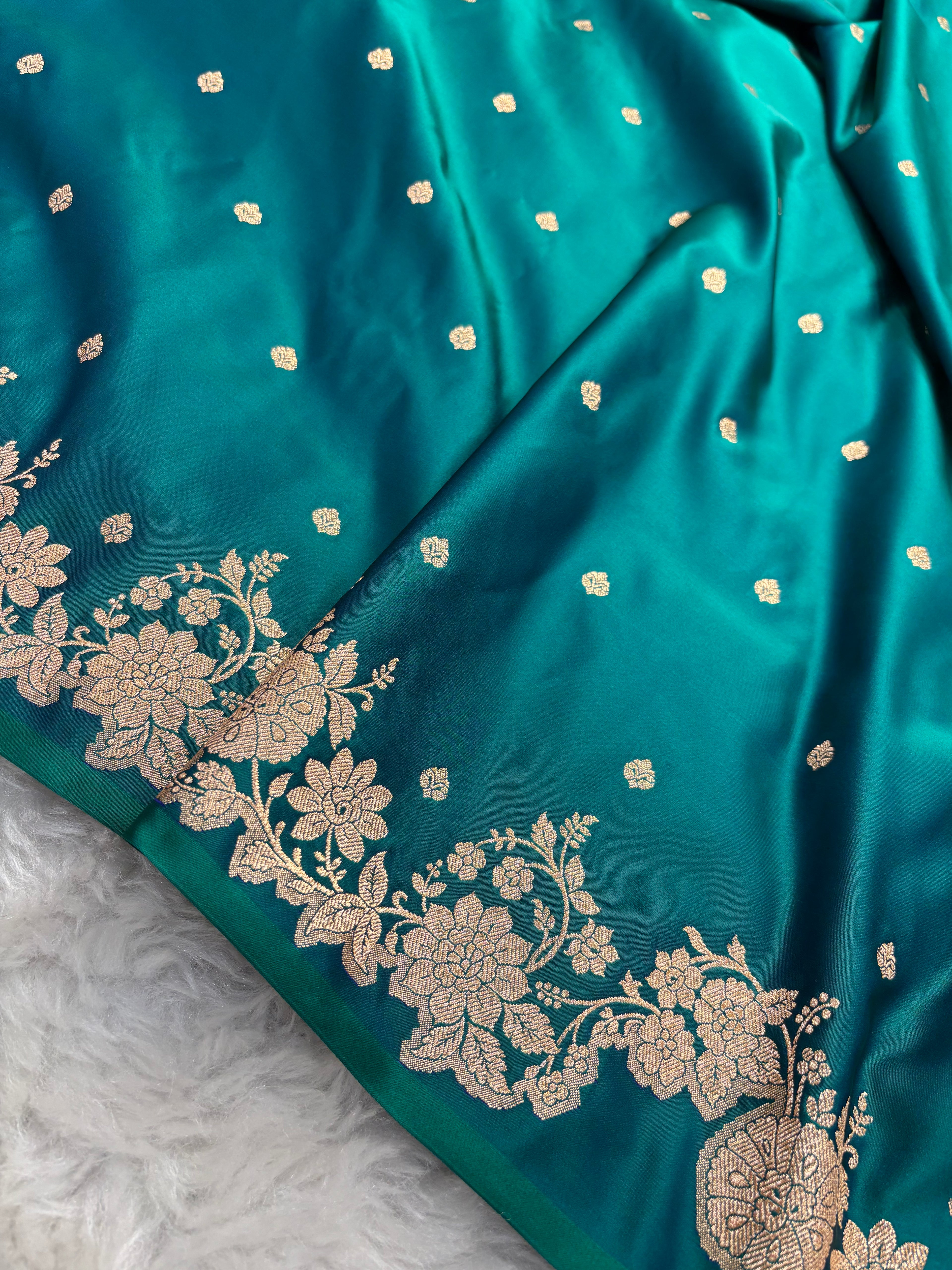 Dual Tone Sapphire Satin Katan Silk Open Border Saree SK01