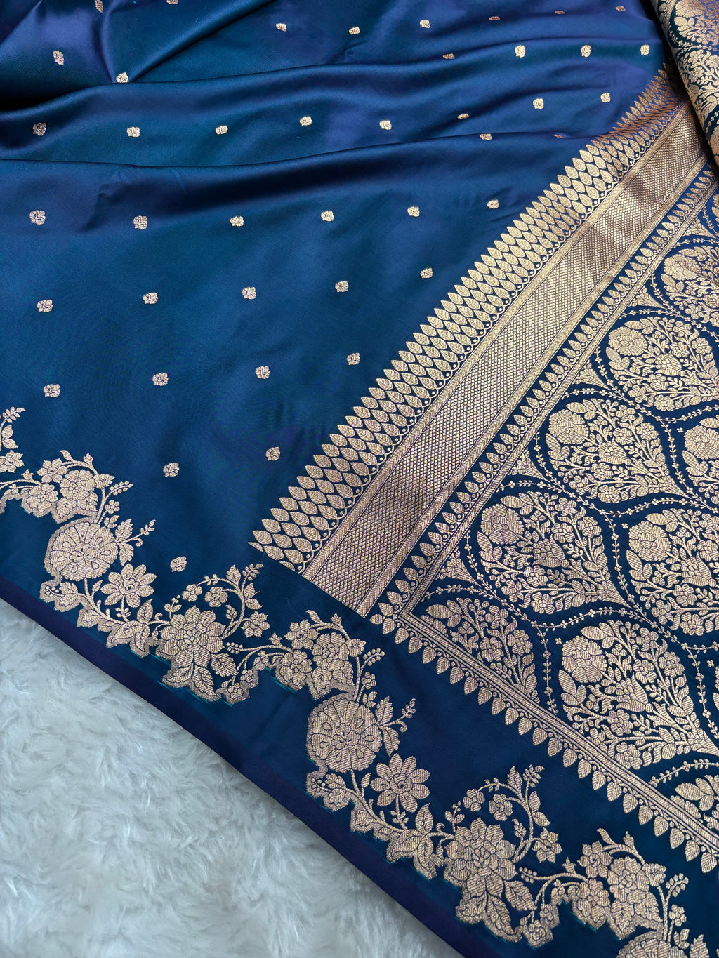 Dual Tone Navy Blue Satin Katan Silk Open Border Saree SK01