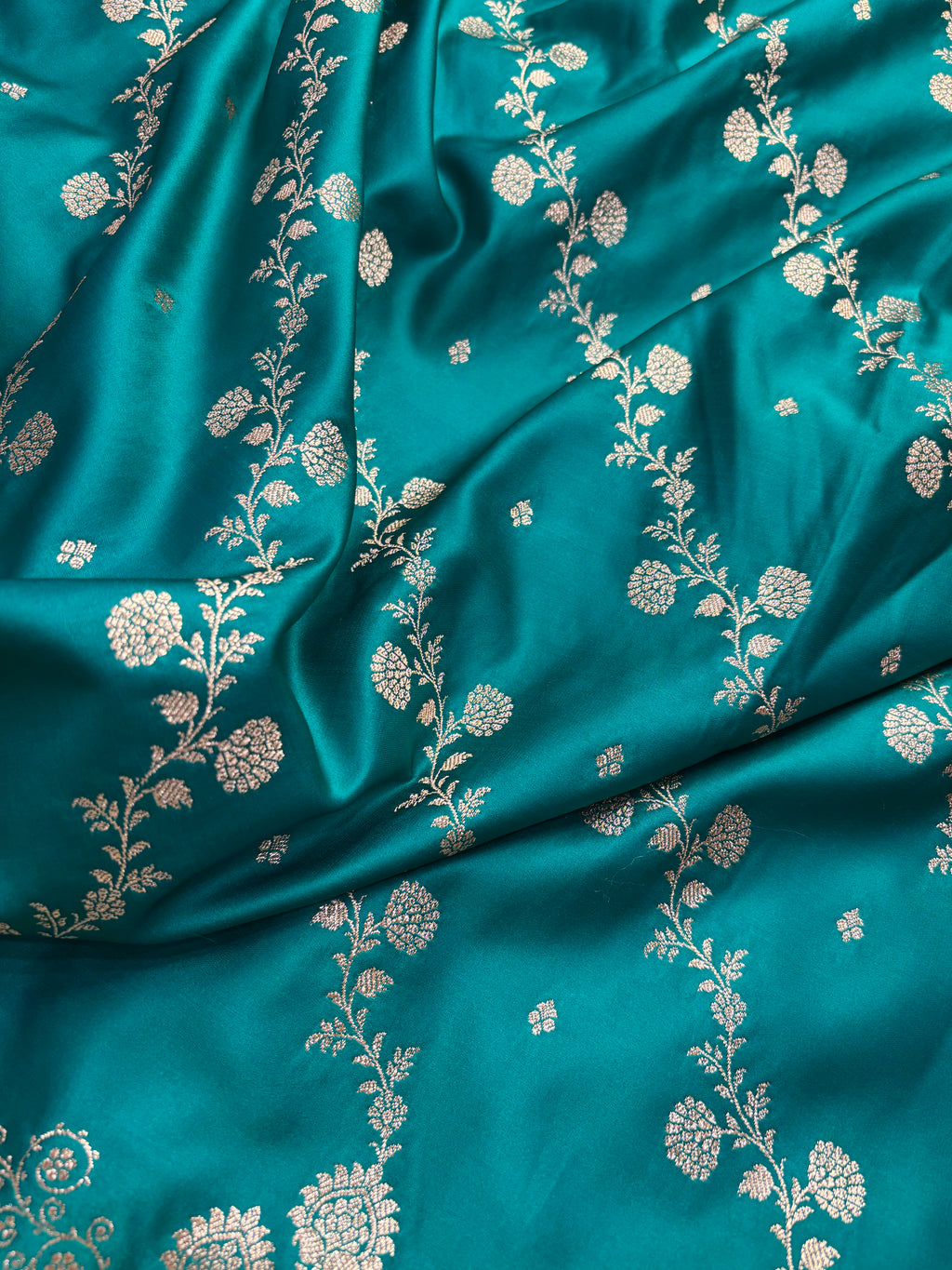 Sapphire Satin Katan Silk Cross Skirt Border Saree SK02