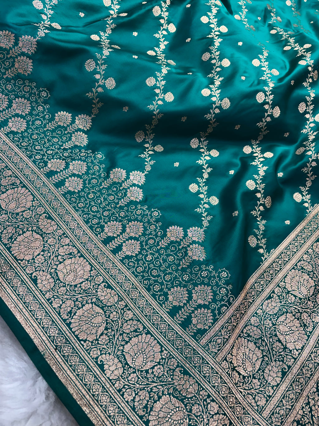 Sapphire Satin Katan Silk Cross Skirt Border Saree SK02