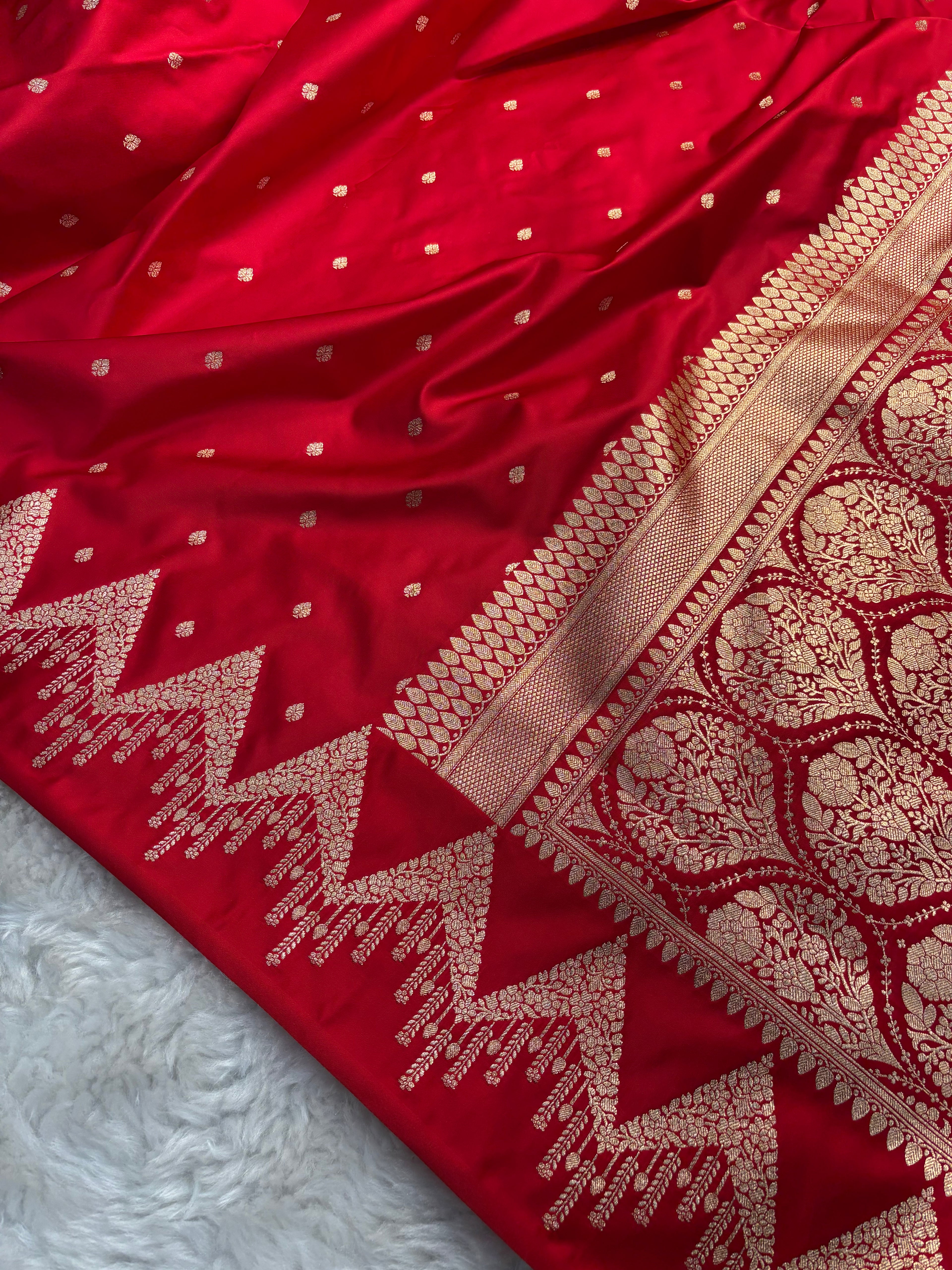 Bright Red Satin Katan Silk Open Border Saree SK16