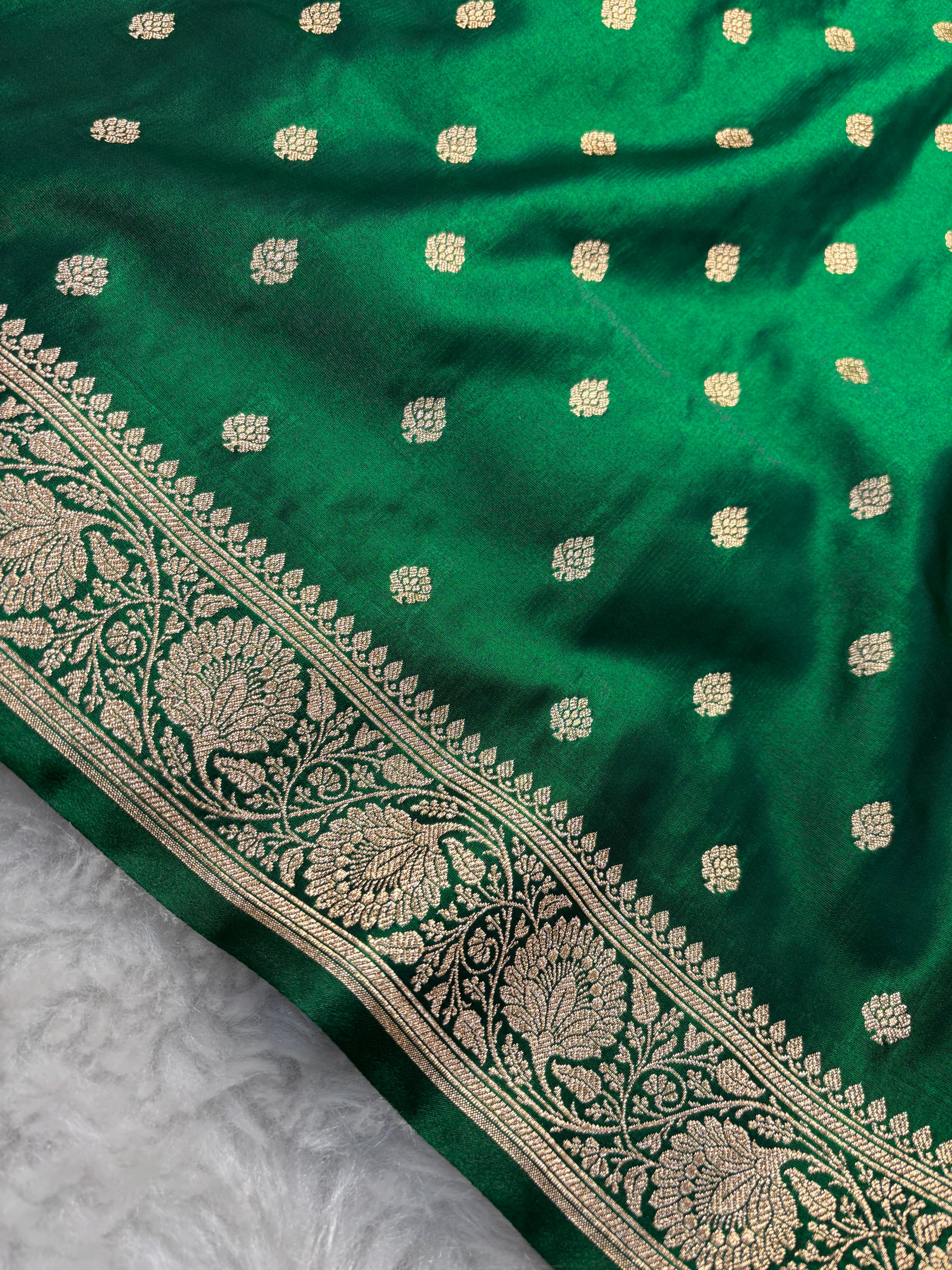 Bottle Green Satin Silk Saree SS01