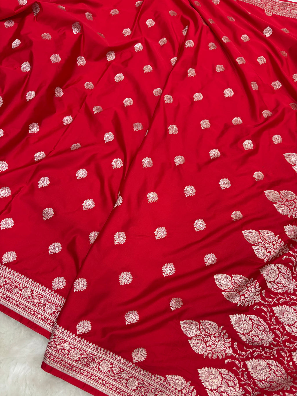 Red Mashru Silk Banarasi Saree with all over Motifs
